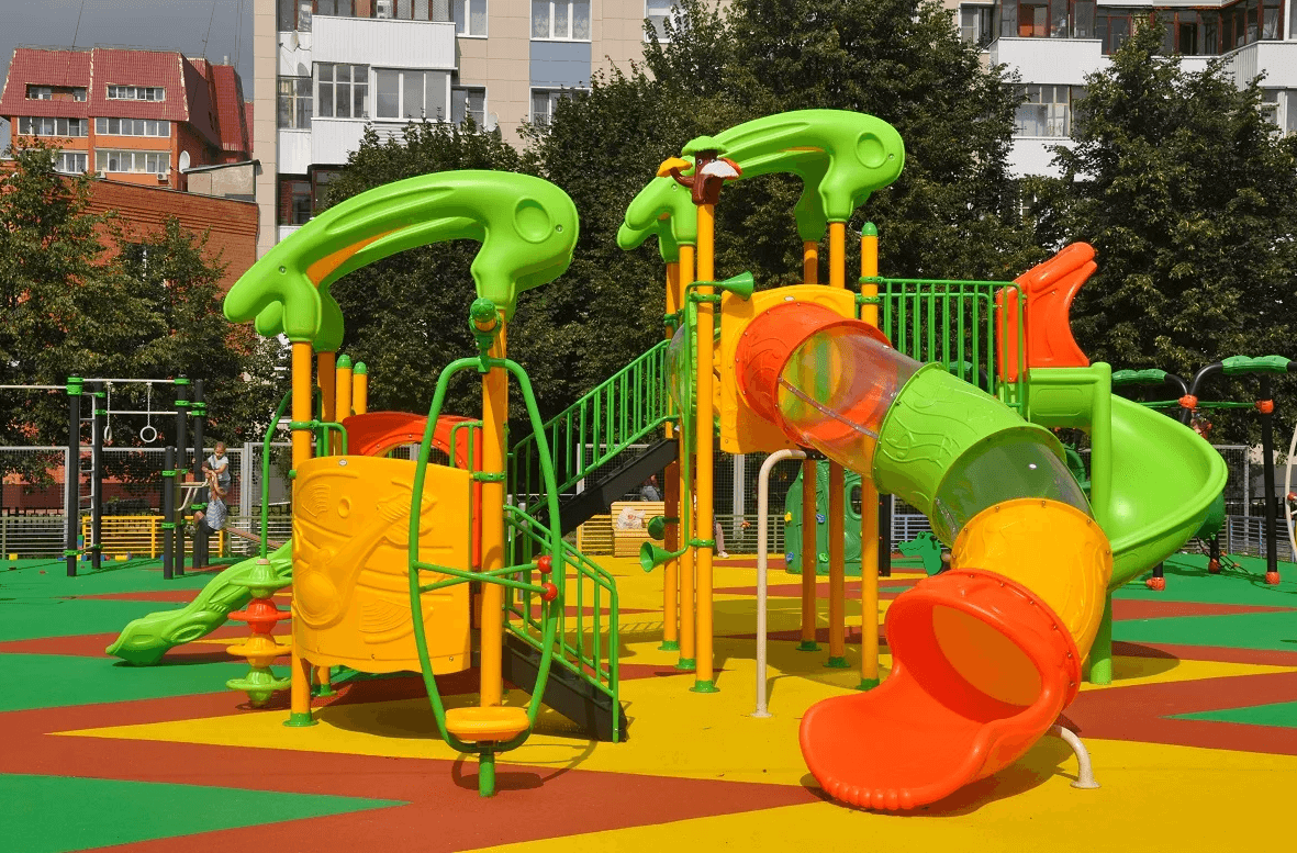 滾塑游樂設(shè)施